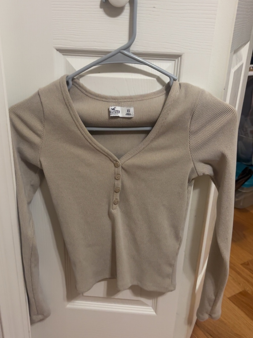 Hollister Ribbed Henley Long Sleeve Top - Beige